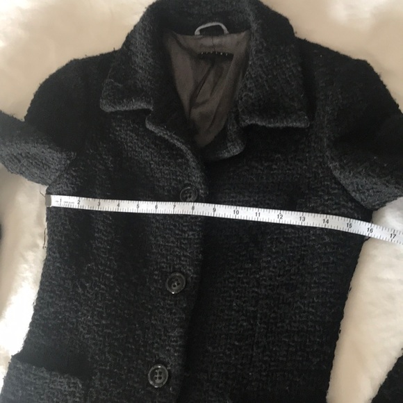 Wool coat. - Picture 9 of 13